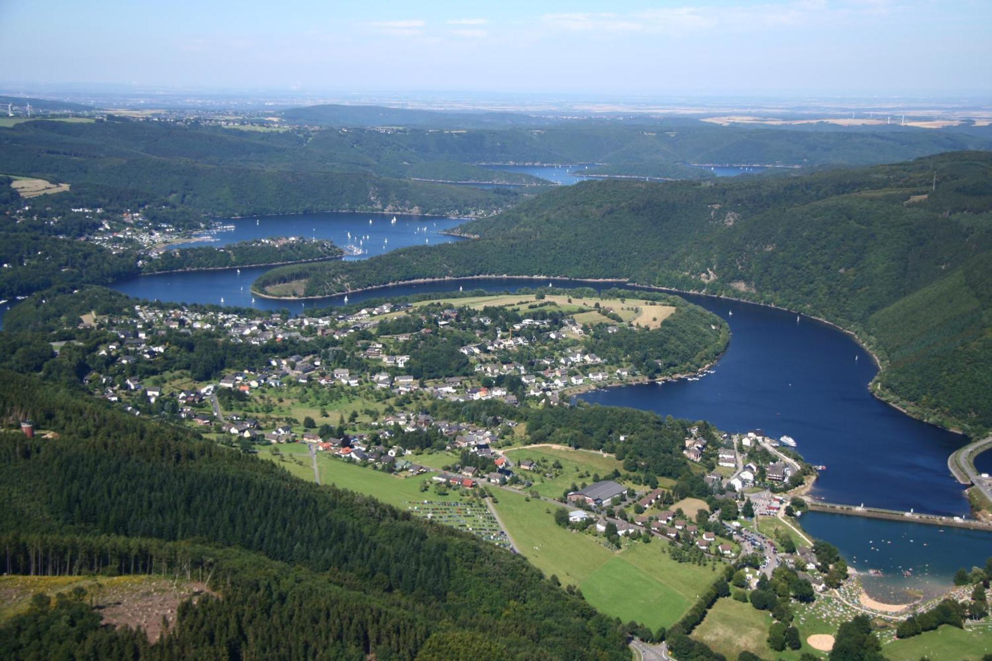 Hotel De Lange Man Monschau Eifel Bagian luar foto