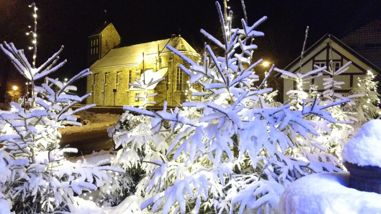 Hotel De Lange Man Monschau Eifel Bagian luar foto